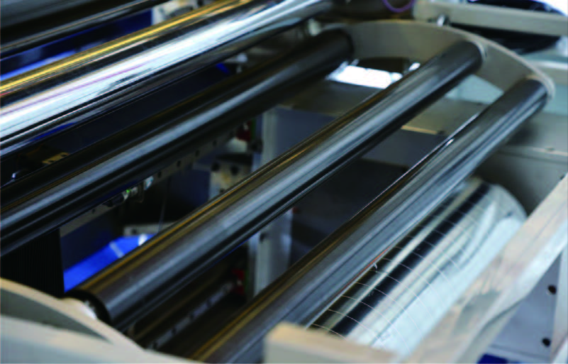 鋰電池隔膜與PET薄膜分切機的設備通用性分析