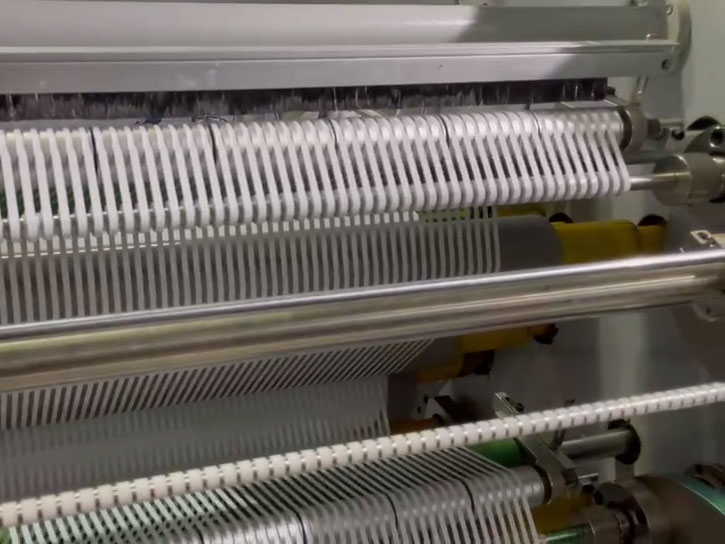 從毫米之爭(zhēng)到納米革命：修正帶分切機(jī)如何撕下傳統(tǒng)標(biāo)簽，在智能化浪潮中重塑制造邊界